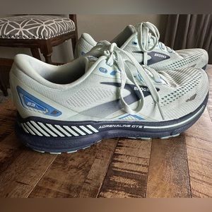 Brooks Adrenaline GTS 23 - Women’s 8